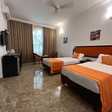 Ats Willingdon Hotel Kochi Extérieur photo