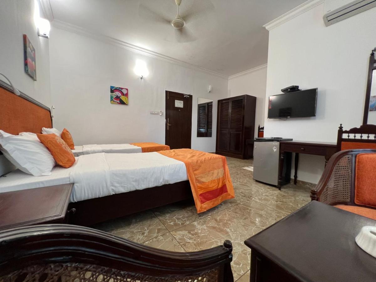Ats Willingdon Hotel Kochi Extérieur photo