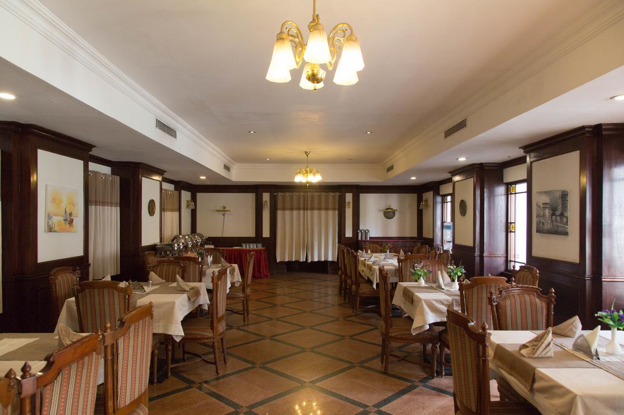 Ats Willingdon Hotel Kochi Extérieur photo